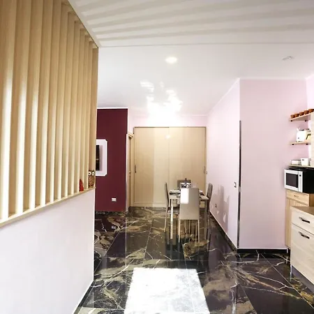 Palepolis Apartament *