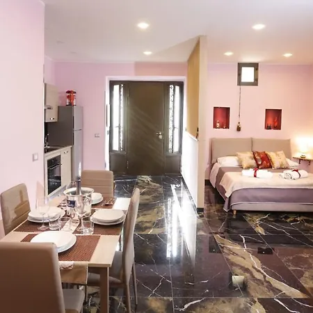 Apartment Palepolis